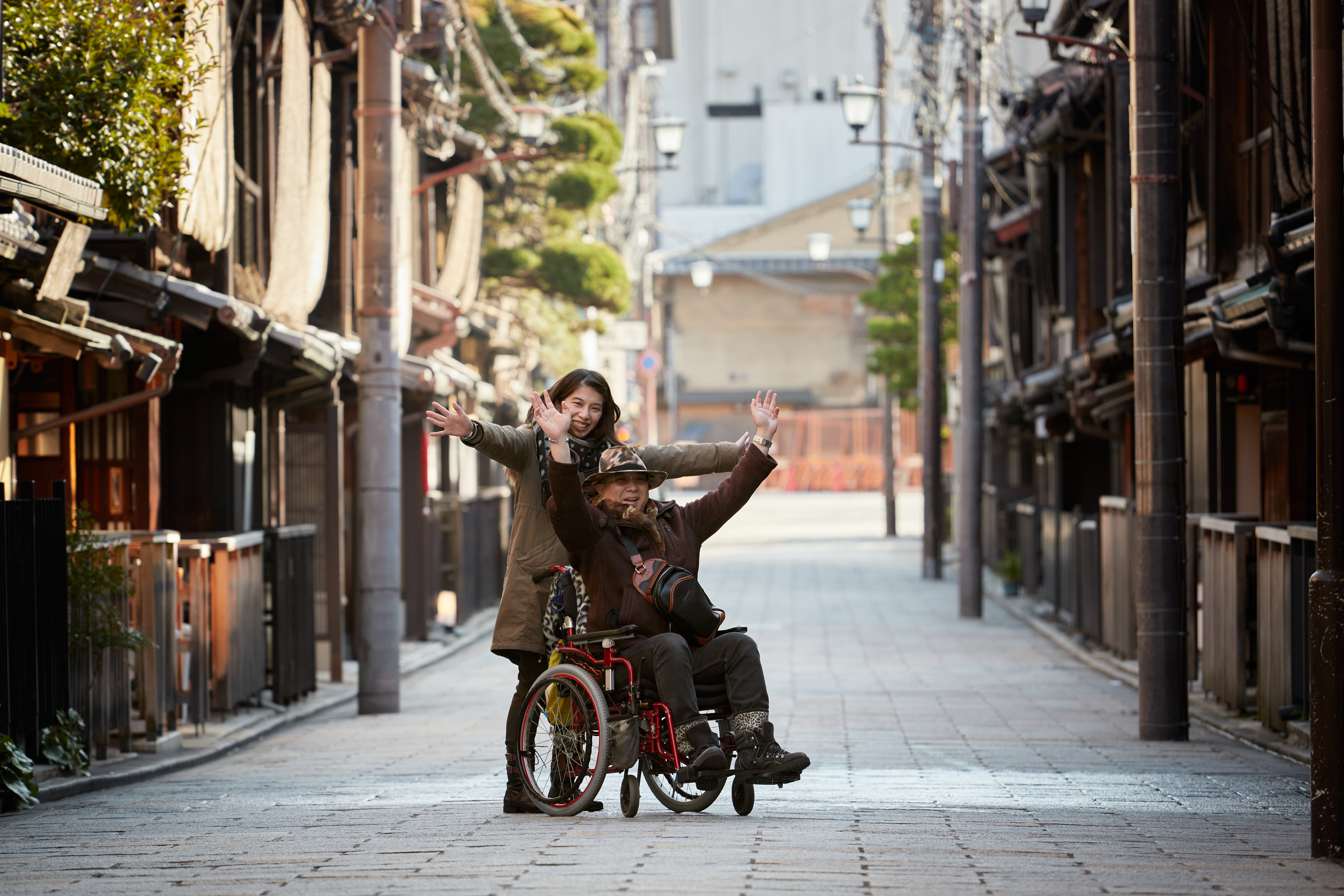 Woman in kimono during a Gion Higashiyama photo session